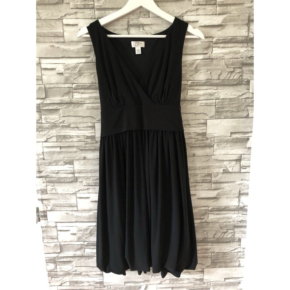 Ann Taylor Dress 6 Black Knee Length Empire Waist V-Neck Balloon Skirt
